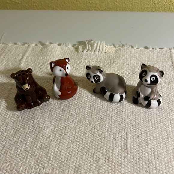 Animal salt and pepper shakers. - Picture 2 of 7